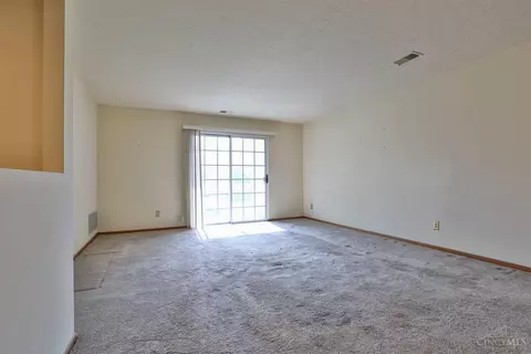 Living - 5938 Harrison Ave, Cincinnati, OH 45248 photo 2 of 5
