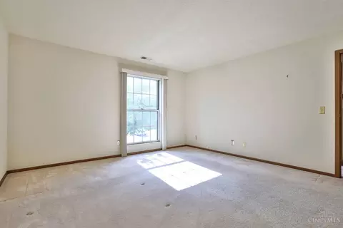 Bedroom - 5938 Harrison Ave, Cincinnati, OH 45248 photo 2 of 5