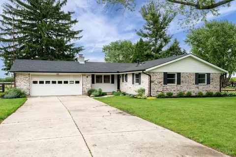 3300 Old Clifton Rd, Springfield, OH 45502 photo 2