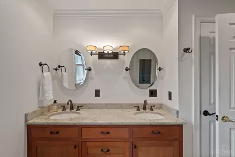 Bath - 5547 Mapleridge Dr, Cincinnati, OH 45227 photo 1 of 5