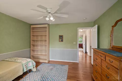 Bedroom - 5547 Mapleridge Dr, Cincinnati, OH 45227 photo 1 of 5