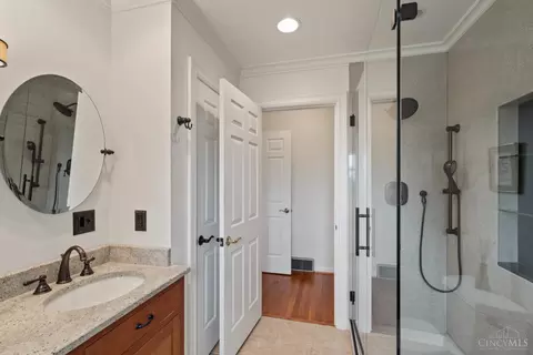 Bath - 5547 Mapleridge Dr, Cincinnati, OH 45227 photo 2 of 5