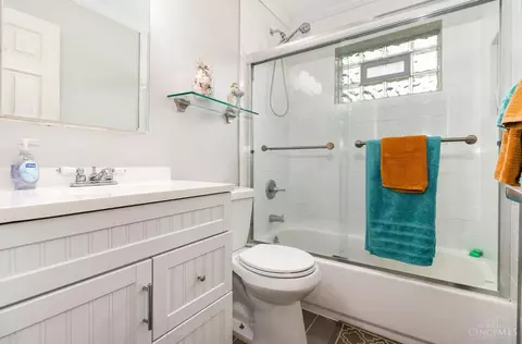 Bath - 311 Anders Ct, Cincinnati, OH 45238 photo 1 of 2