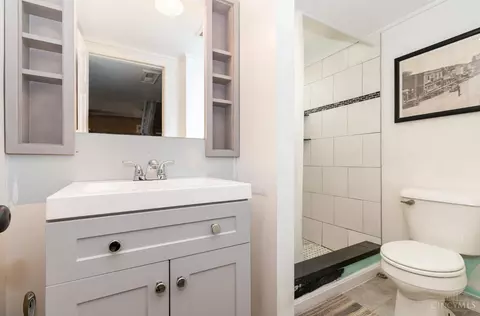 Bath - 311 Anders Ct, Cincinnati, OH 45238 photo 2 of 2