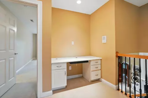 Entry Way - 1060 River Forest Dr, Hamilton Township, OH 45039 photo 11 of 13
