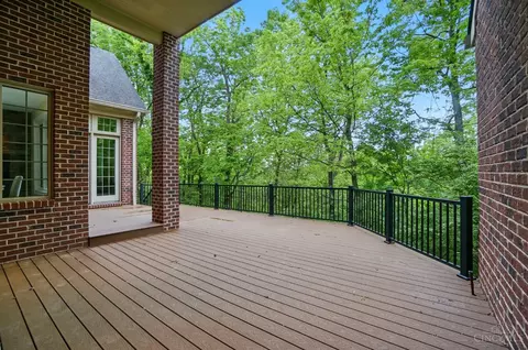Exterior - 1060 River Forest Dr, Hamilton Township, OH 45039 photo 9 of 12