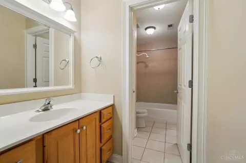 Bath - 1060 River Forest Dr, Hamilton Township, OH 45039 photo 5 of 8
