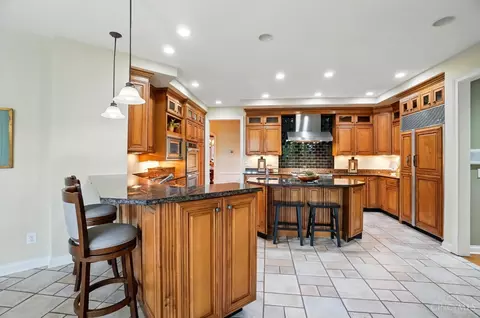 Kitchen - 1060 River Forest Dr, Hamilton Township, OH 45039 photo 1 of 9