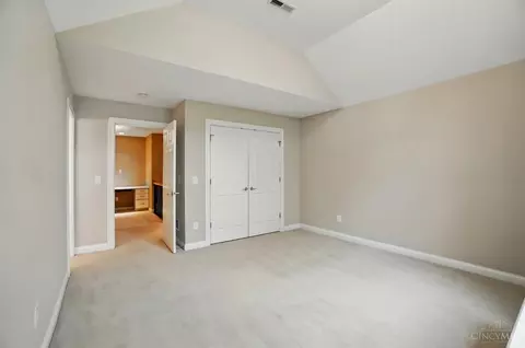 Bedroom - 1060 River Forest Dr, Hamilton Township, OH 45039 photo 5 of 11