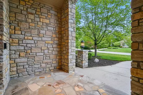 Exterior - 1060 River Forest Dr, Hamilton Township, OH 45039 photo 5 of 12