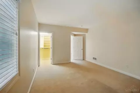 Bedroom - 1060 River Forest Dr, Hamilton Township, OH 45039 photo 11 of 11