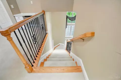 Entry Way - 1060 River Forest Dr, Hamilton Township, OH 45039 photo 9 of 13