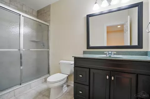 Bath - 1060 River Forest Dr, Hamilton Township, OH 45039 photo 8 of 8