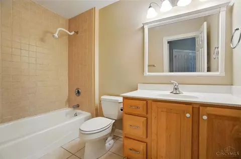 Bath - 1060 River Forest Dr, Hamilton Township, OH 45039 photo 7 of 8