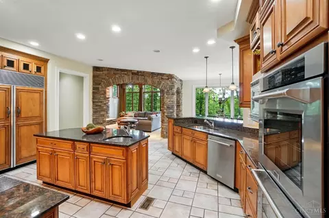 Kitchen - 1060 River Forest Dr, Hamilton Township, OH 45039 photo 3 of 9