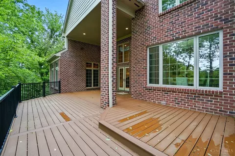 Exterior - 1060 River Forest Dr, Hamilton Township, OH 45039 photo 8 of 12