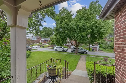 2963 Mapleleaf Ave, Cincinnati, OH 45212 photo 3
