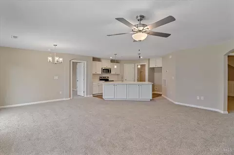 549 Tradition Rdg, Cincinnati, OH 45245 photo 8