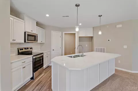 549 Tradition Rdg, Cincinnati, OH 45245 photo 5