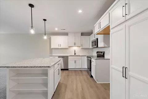 537 Tradition Rdg, Cincinnati, OH 45245 photo 5
