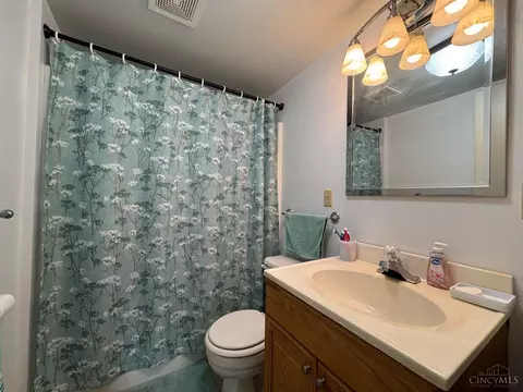 209 Orchard Cir, Blanchester, OH 45107 photo 17
