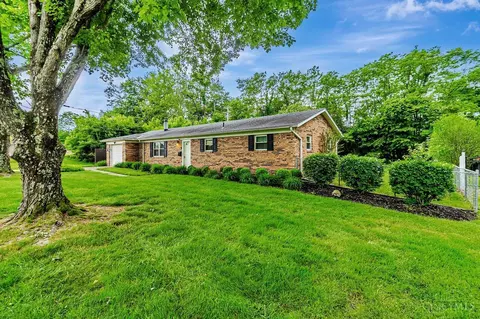 717 Bauer Ave, Batavia, OH 45103