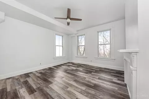 Living - 2175 Sohn St, Cincinnati, OH 45219 photo 3 of 4