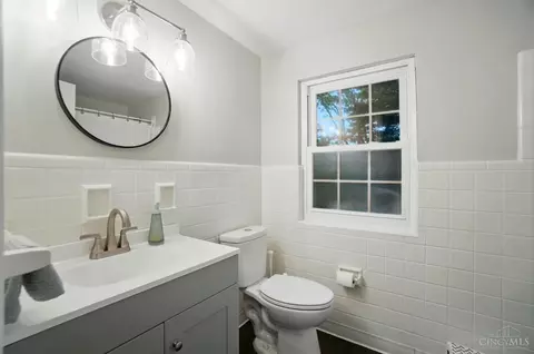 Bath - 6033 St Regis Dr, Cincinnati, OH 45236 photo 4 of 6