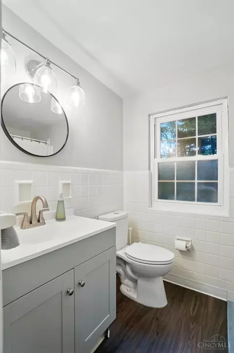 Bath - 6033 St Regis Dr, Cincinnati, OH 45236 photo 5 of 6