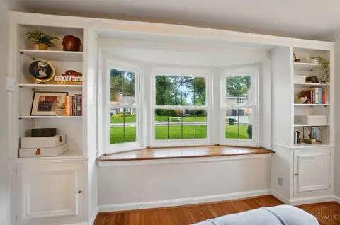 Living - 6033 St Regis Dr, Cincinnati, OH 45236 photo 4 of 4