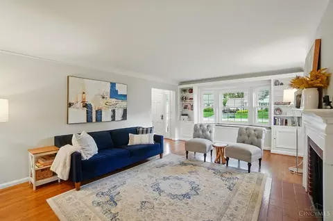 Living - 6033 St Regis Dr, Cincinnati, OH 45236 photo 3 of 4