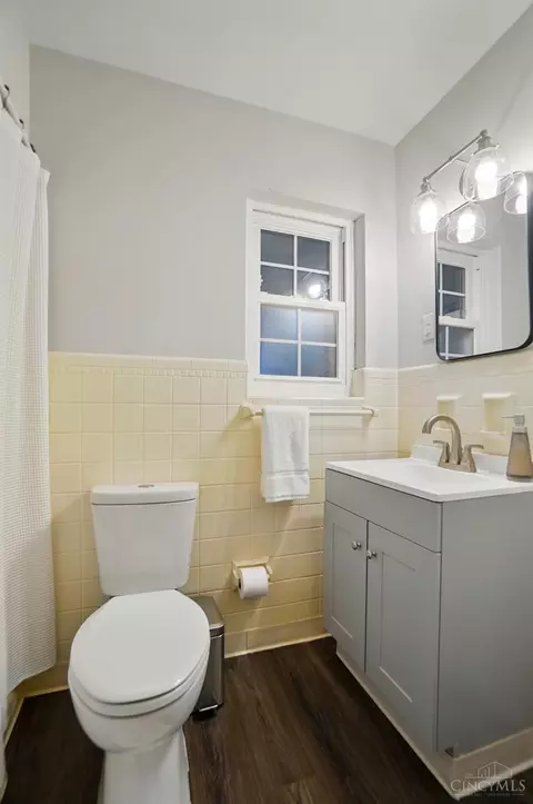 Bath - 6033 St Regis Dr, Cincinnati, OH 45236 photo 2 of 6