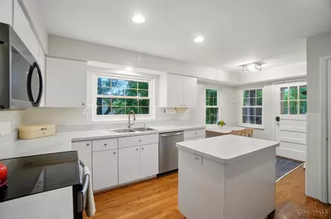 Kitchen - 6033 St Regis Dr, Cincinnati, OH 45236 photo 3 of 7