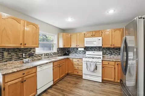 701 Regent Rd, Cincinnati, OH 45245 photo 12