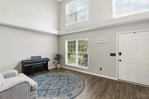 701 Regent Rd, Cincinnati, OH 45245 photo 4