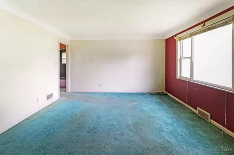 Living - 738 Clough Pike, Cincinnati, OH 45245 photo 2 of 4