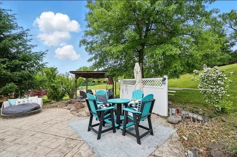 Exterior - 4786 Ebenezer Rd, Cincinnati, OH 45248 photo 7 of 11