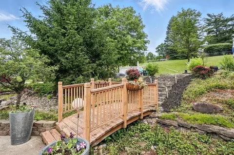Exterior - 4786 Ebenezer Rd, Cincinnati, OH 45248 photo 6 of 11