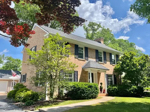 6606 Miami Bluff Dr, Mariemont, OH 45227