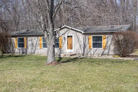 1863 Woodland Dr, Fayetteville, OH 45118