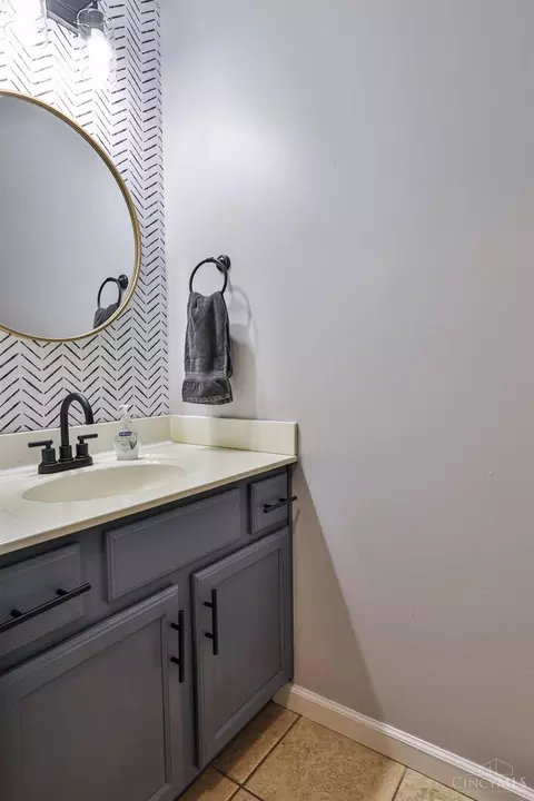 Bath - 4155 Cannon Gate Dr, Cincinnati, OH 45245 photo 4 of 5