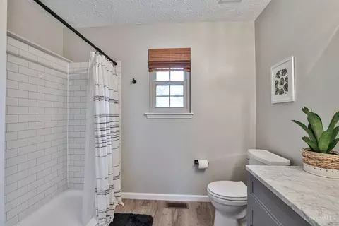Bath - 4155 Cannon Gate Dr, Cincinnati, OH 45245 photo 2 of 5
