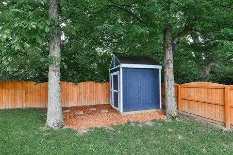 Exterior - 4155 Cannon Gate Dr, Cincinnati, OH 45245 photo 7 of 9