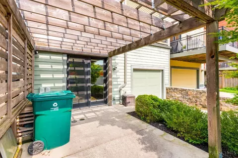 Exterior - 1333 Pendleton St, Cincinnati, OH 45202 photo 7 of 12
