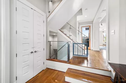 Entry Way - 1333 Pendleton St, Cincinnati, OH 45202 photo 1 of 12