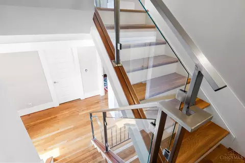 Entry Way - 1333 Pendleton St, Cincinnati, OH 45202 photo 8 of 12