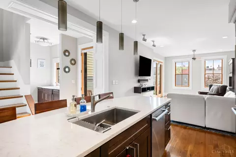 Kitchen - 1333 Pendleton St, Cincinnati, OH 45202 photo 6 of 7