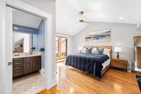 Bedroom - 1333 Pendleton St, Cincinnati, OH 45202 photo 5 of 10