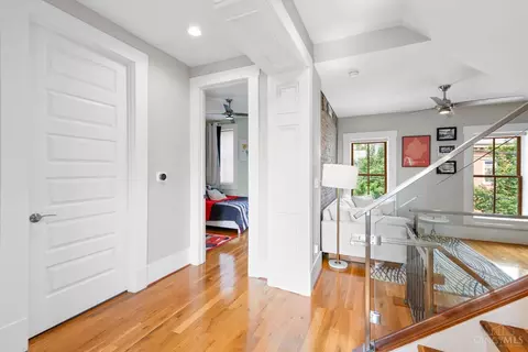 Entry Way - 1333 Pendleton St, Cincinnati, OH 45202 photo 6 of 12