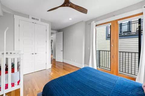 Bedroom - 1333 Pendleton St, Cincinnati, OH 45202 photo 2 of 10
